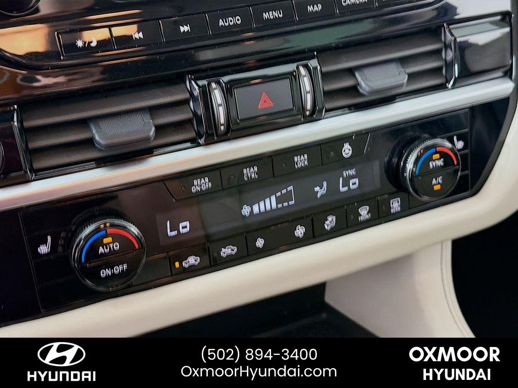 Used 2024 Deep Ocean Blue Pearl Nissan SL image 16
