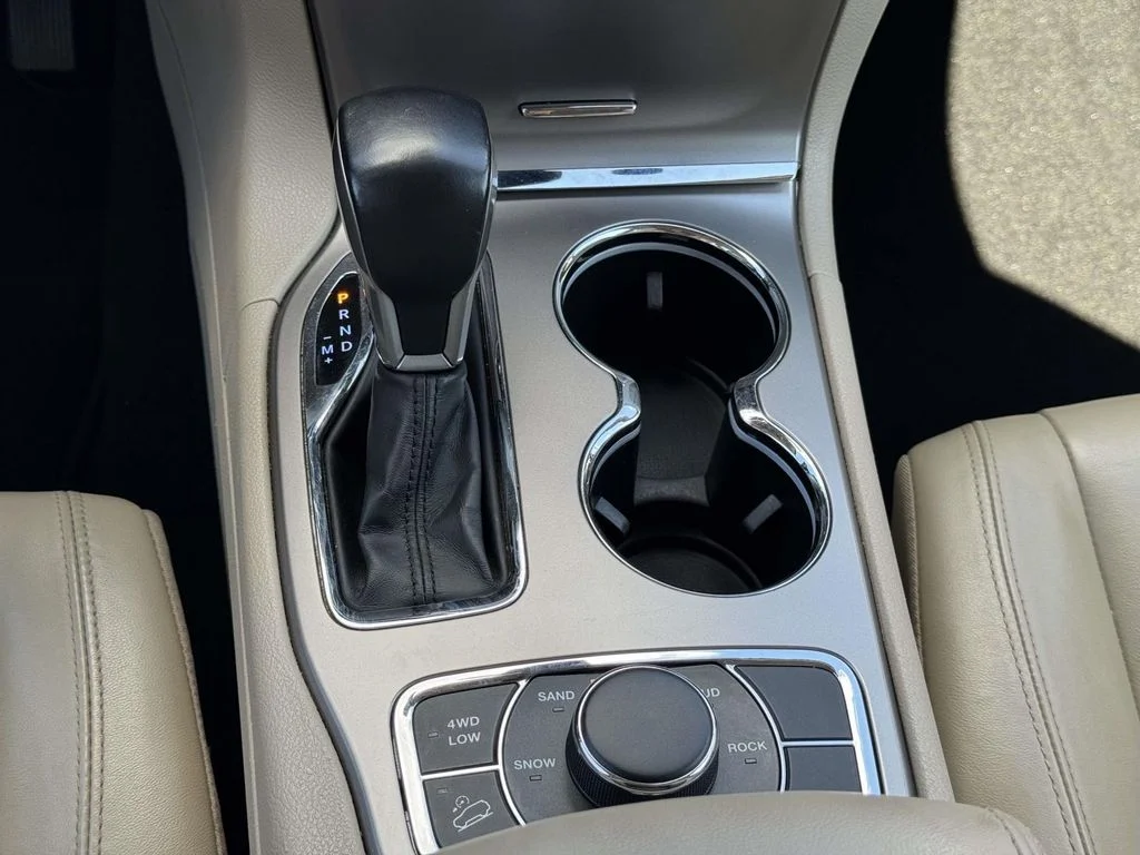 Used 2021 Brown Jeep Limited image 21