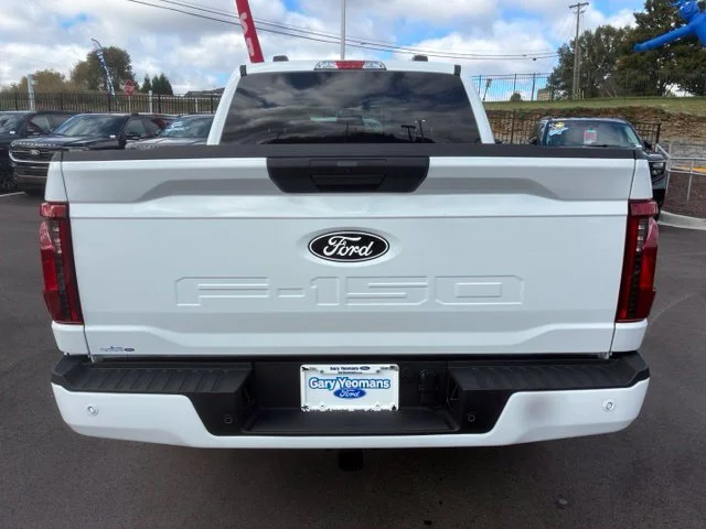 New 2026 Oxford White Ford XLT image 7