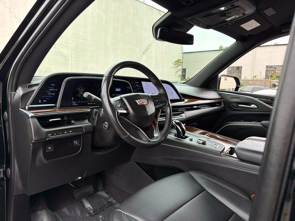 2023 Cadillac Escalade Luxury - Photo 38