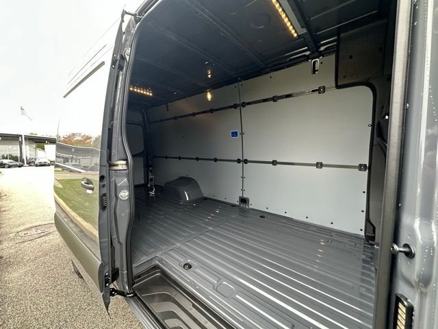 Used 2026 Gray Mercedes-Benz Cargo 170 WB image 21