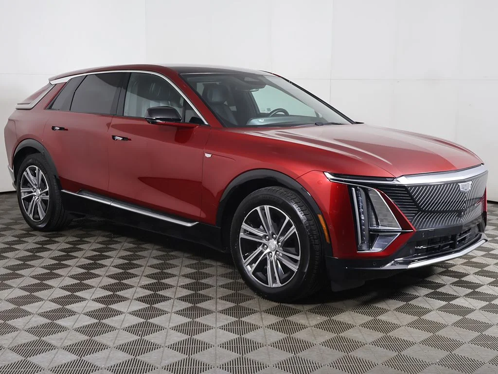 Used 2024 Cadillac LYRIQ Luxury 2 with VIN 1GYKPRRK5RZ106850 for sale in Parma, OH
