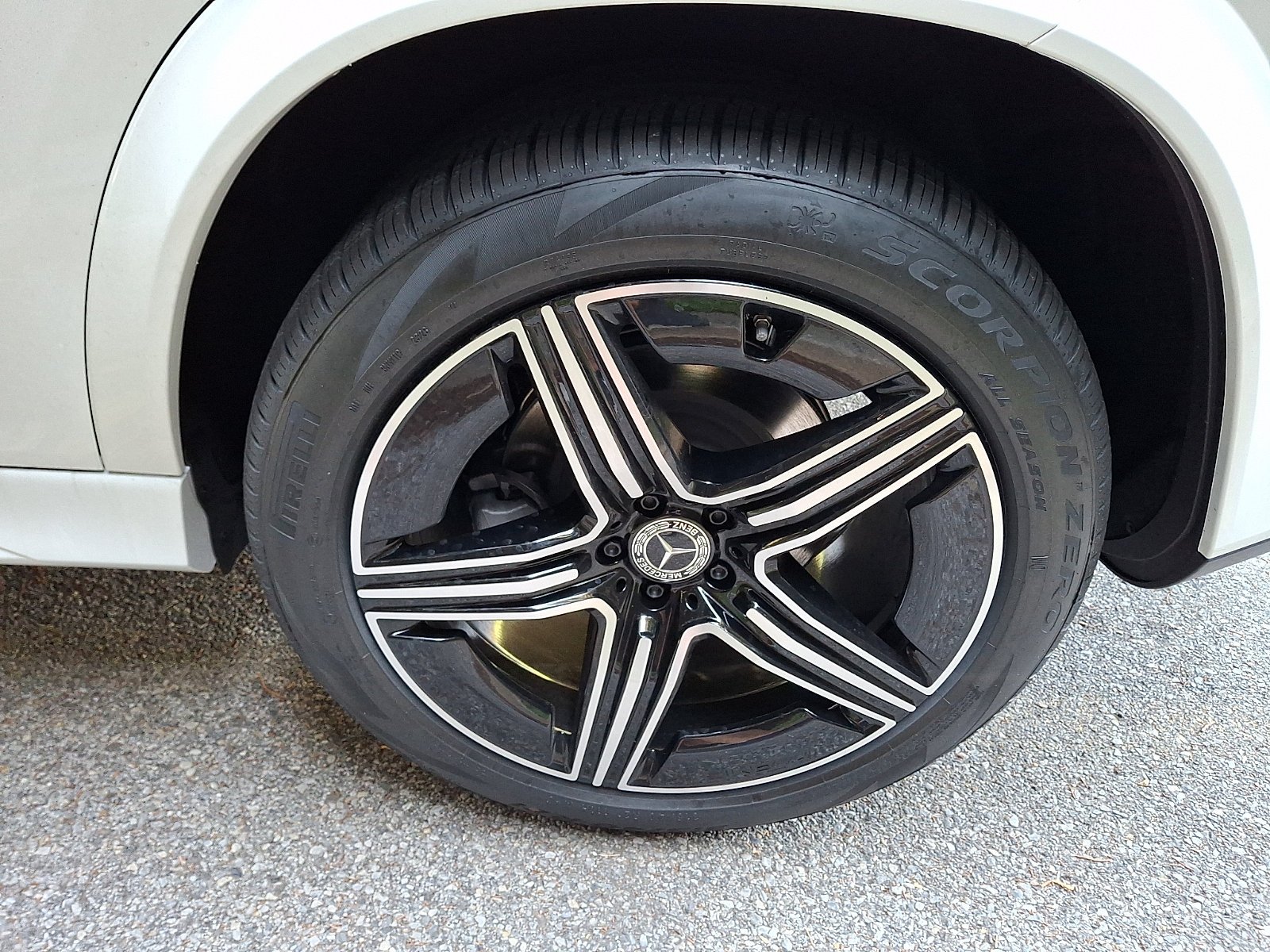 New 2026 Polar White Mercedes-Benz GLE 350 image 29