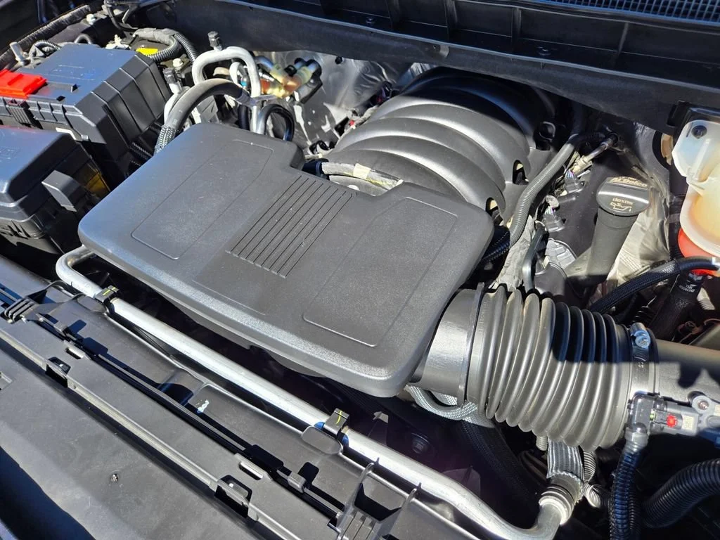 Used 2025 Dark Ash Metallic Chevrolet LT image 18