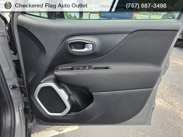 Used 2021 Sting-Gray Clearcoat Jeep Latitude image 41
