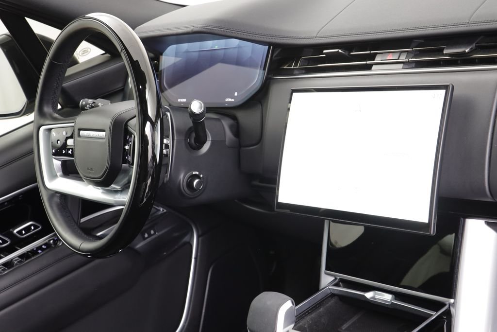 2025 Land Rover Range Rover SE - Photo 22