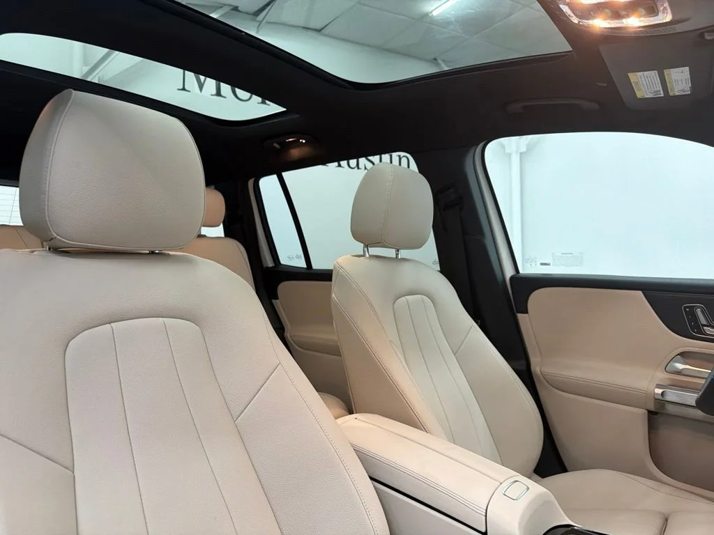 New 2026 White Mercedes-Benz GLB 250 image 29