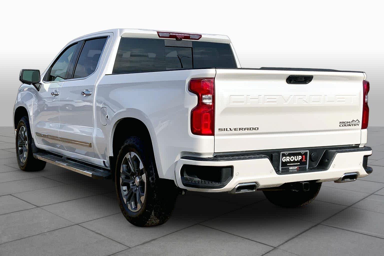 Used 2024 Iridescent Pearl Tricoat Chevrolet High Country image 12