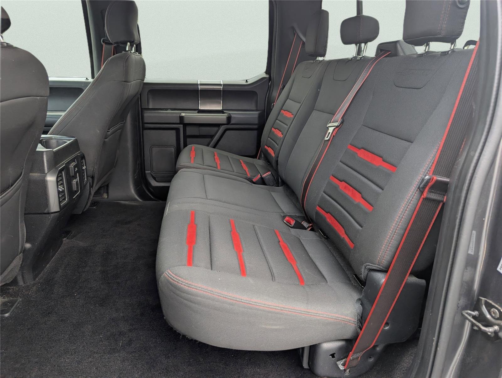 Used 2016 Magnetic Metallic Ford XLT image 12