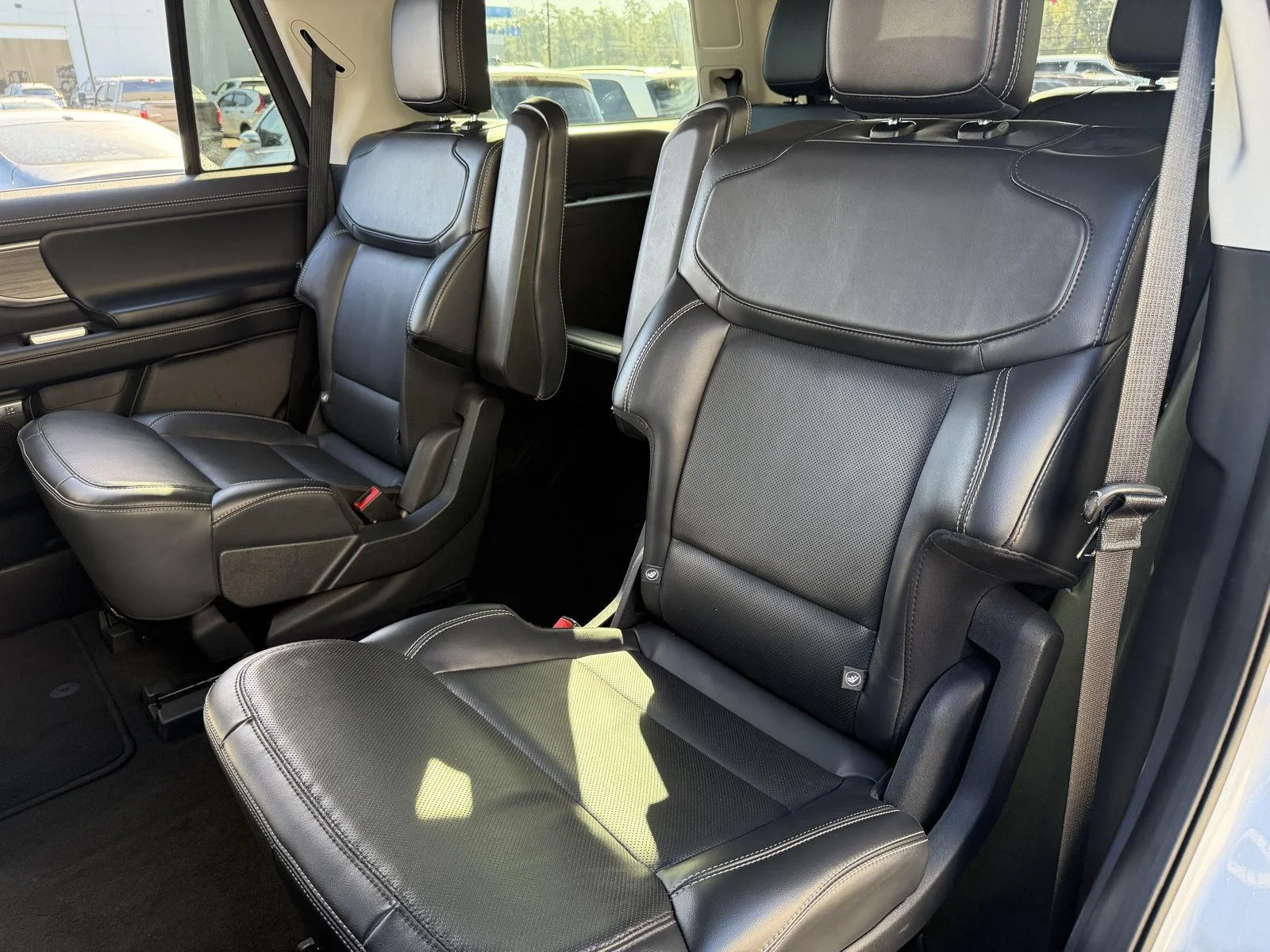 Used 2025 Space Silver Ford Platinum image 19