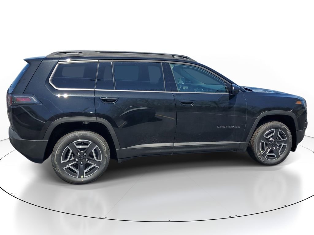 New 2026 Diamond Black Crystal Pearl-Coat Exterior Paint Jeep Laredo image 4