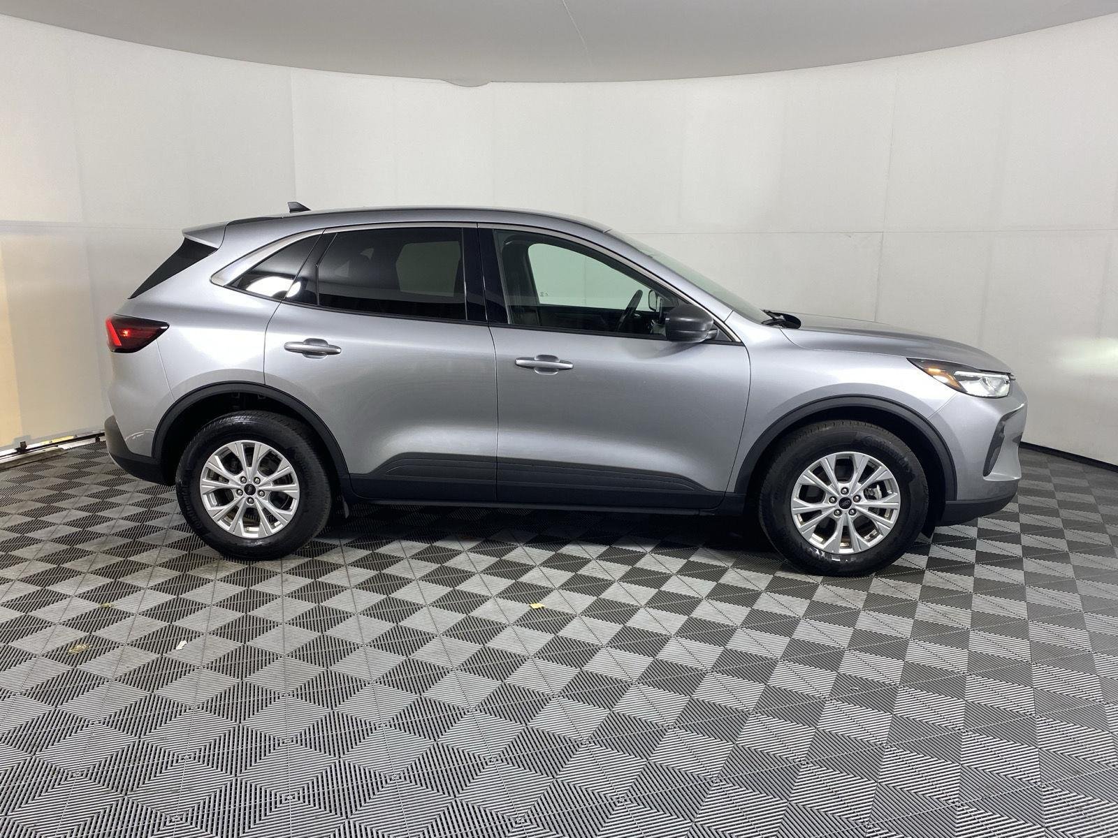 Used 2023 Iconic Silver Ford Active image 10