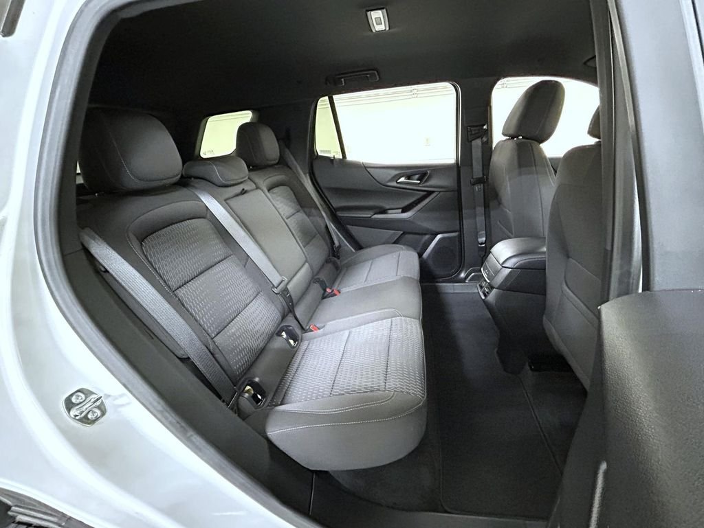 Used 2025 White Chevrolet LT image 18