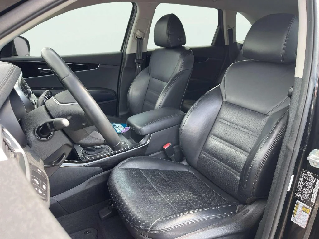 Used 2019 Ebony Black Kia EX image 22