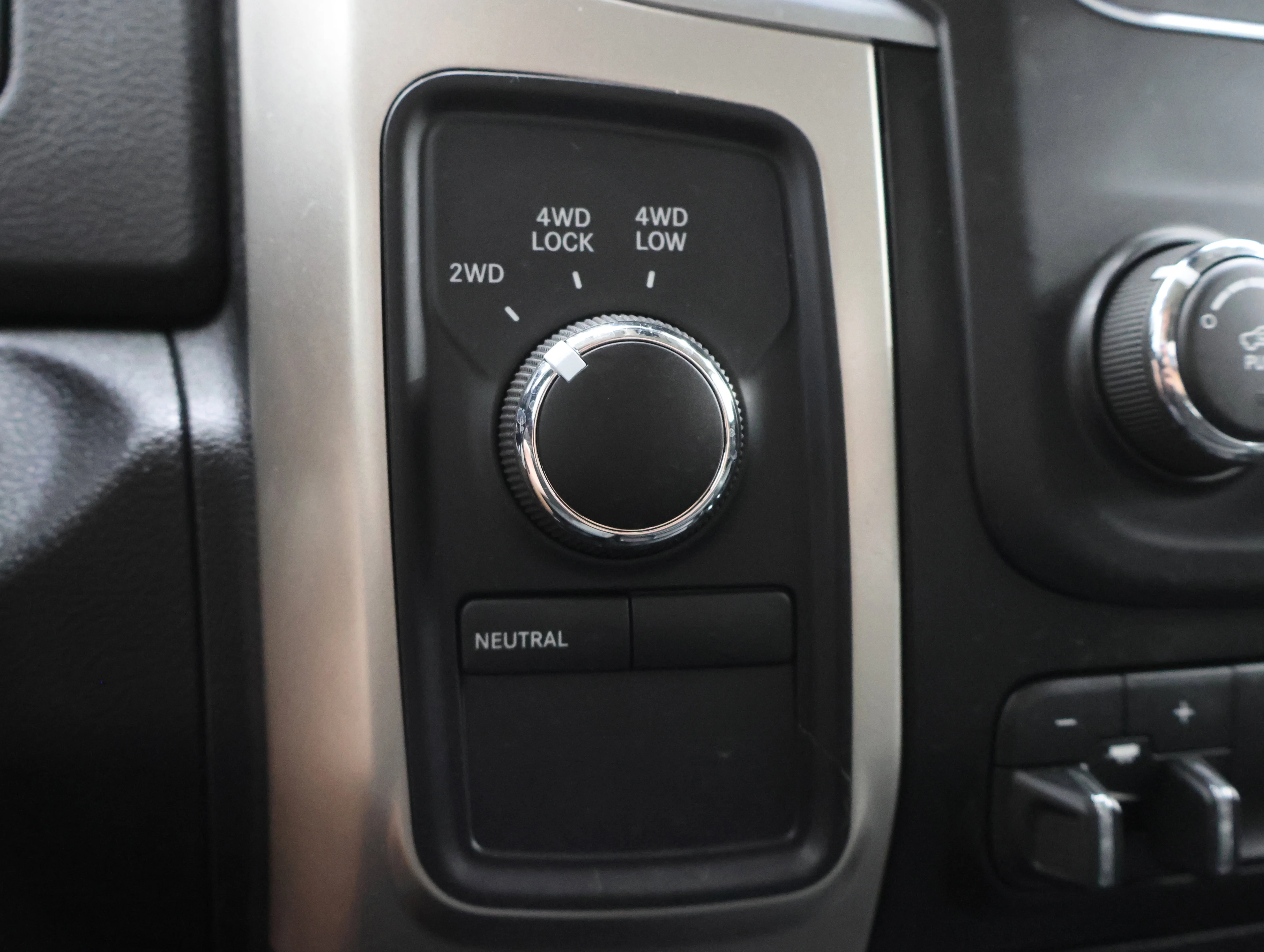 Used 2018 Bright White Clearcoat Ram Big Horn image 43