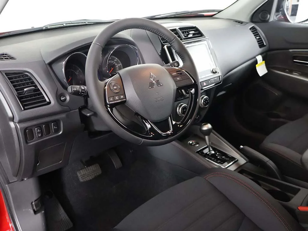 2025 Mitsubishi Outlander Sport SE - Photo 24