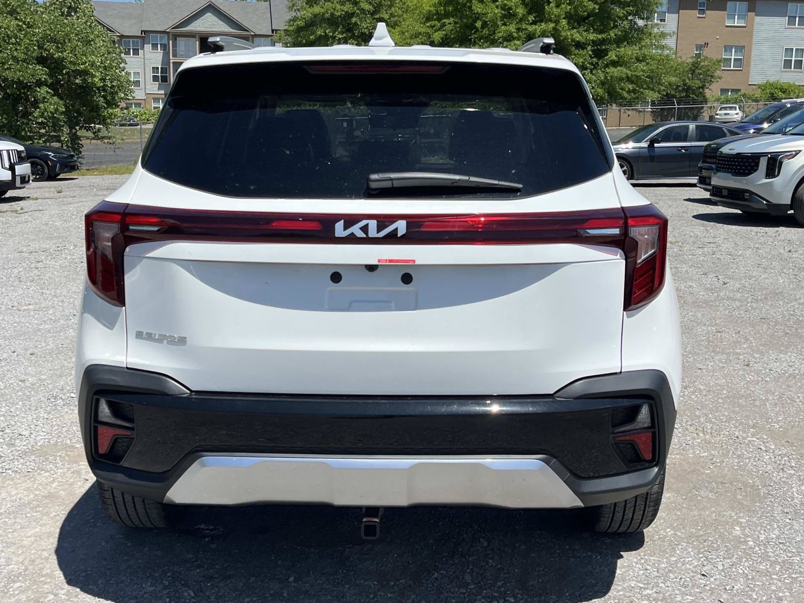 New 2026 Snow White Pearl Kia S image 6