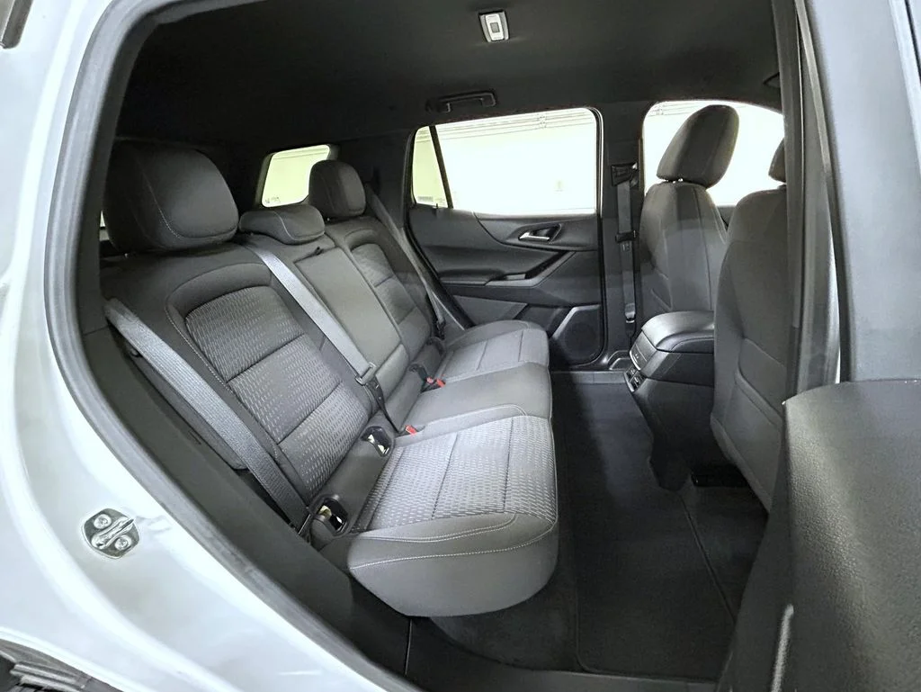 Used 2025 White Chevrolet LT image 18