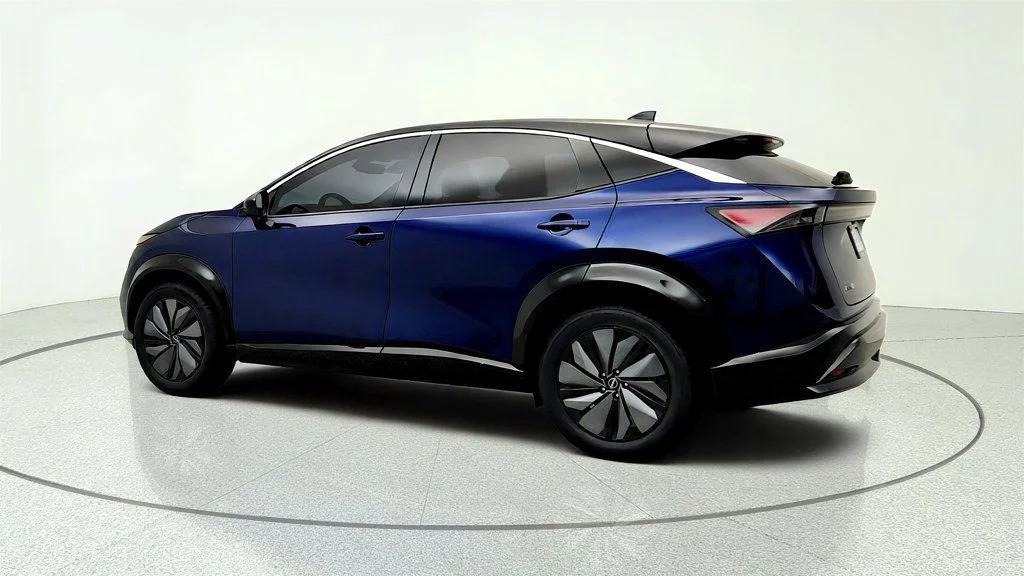Used 2025 Deep Ocean Blue Pearl/Black Diamond Pearl Nissan EVOLVE+ FWD image 7