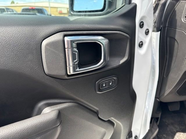 New 2026 Bright White Clear-Coat Exterior Paint Jeep Sport image 14