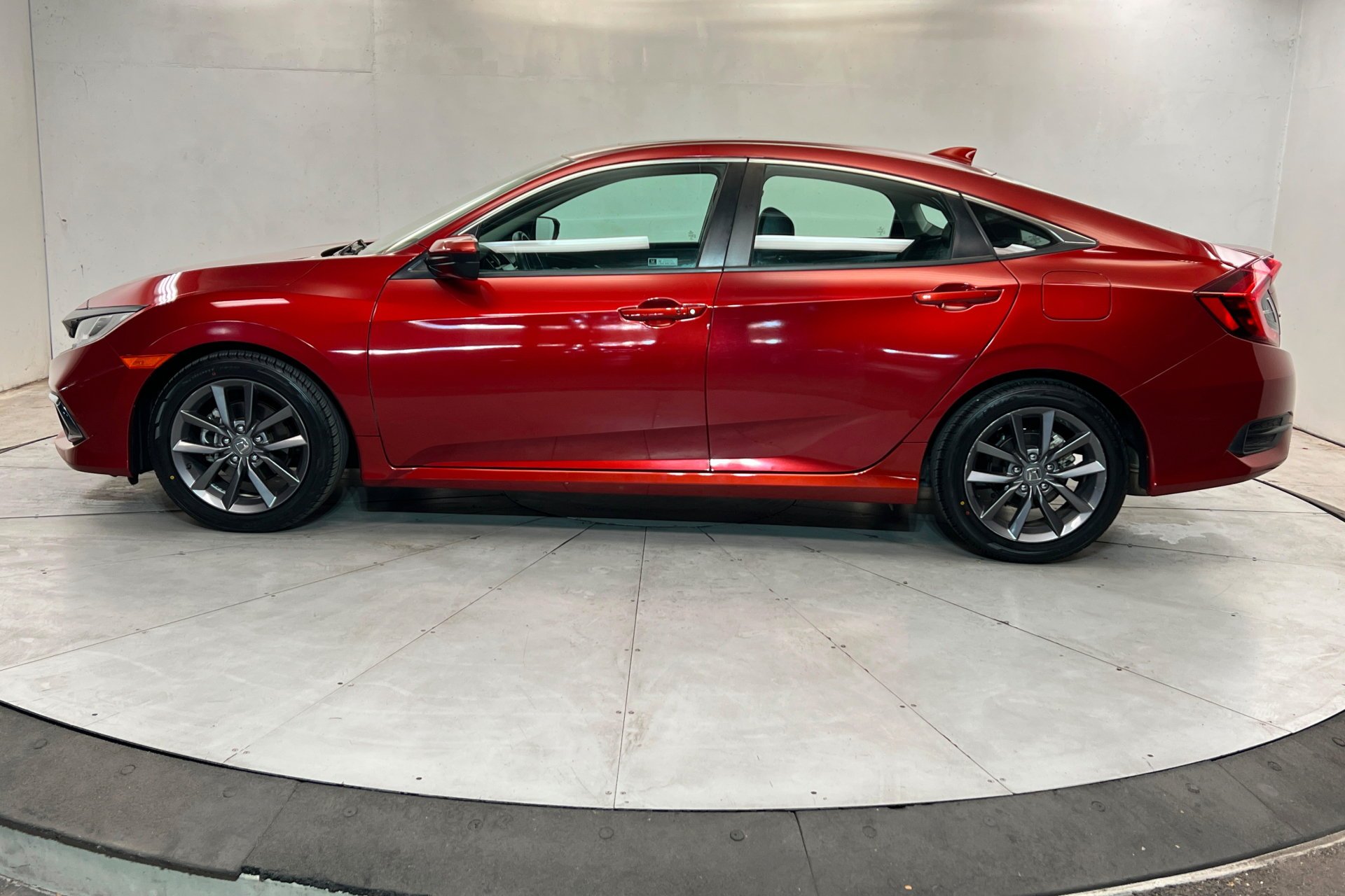 Used 2021 Red Honda EX-L image 2