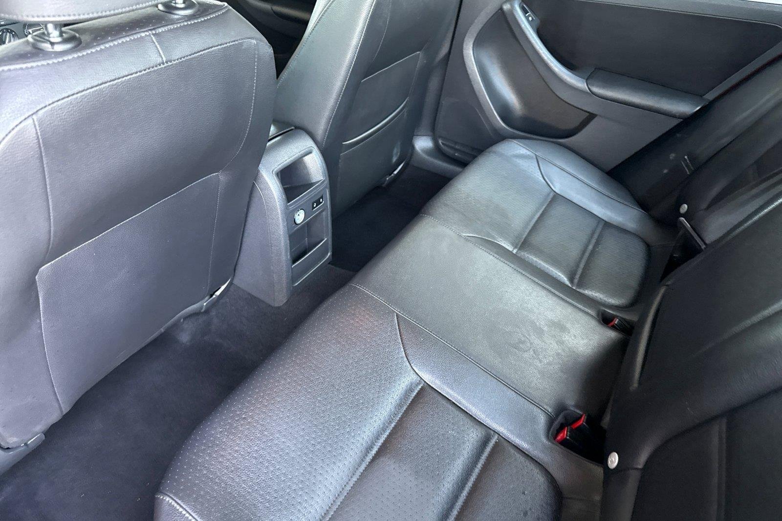 Used 2013 Tornado Red Volkswagen SE w/Convenience image 11