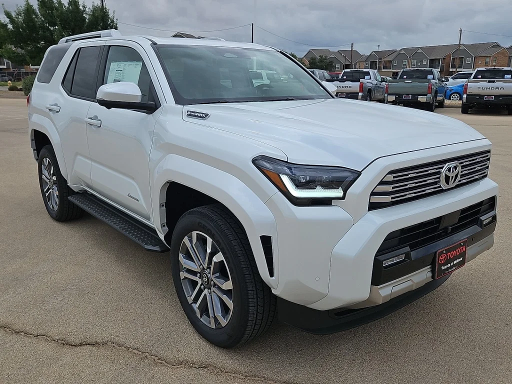 New 2026 Wind Chill Pear Toyota Limited image 4
