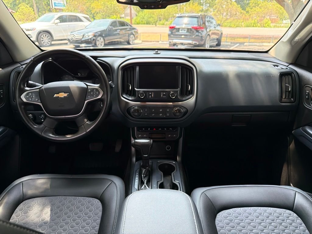 Used 2020 Black Chevrolet Z71 image 20