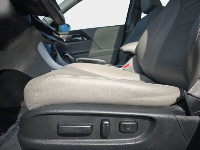 Used 2016  Honda EX-L image 31