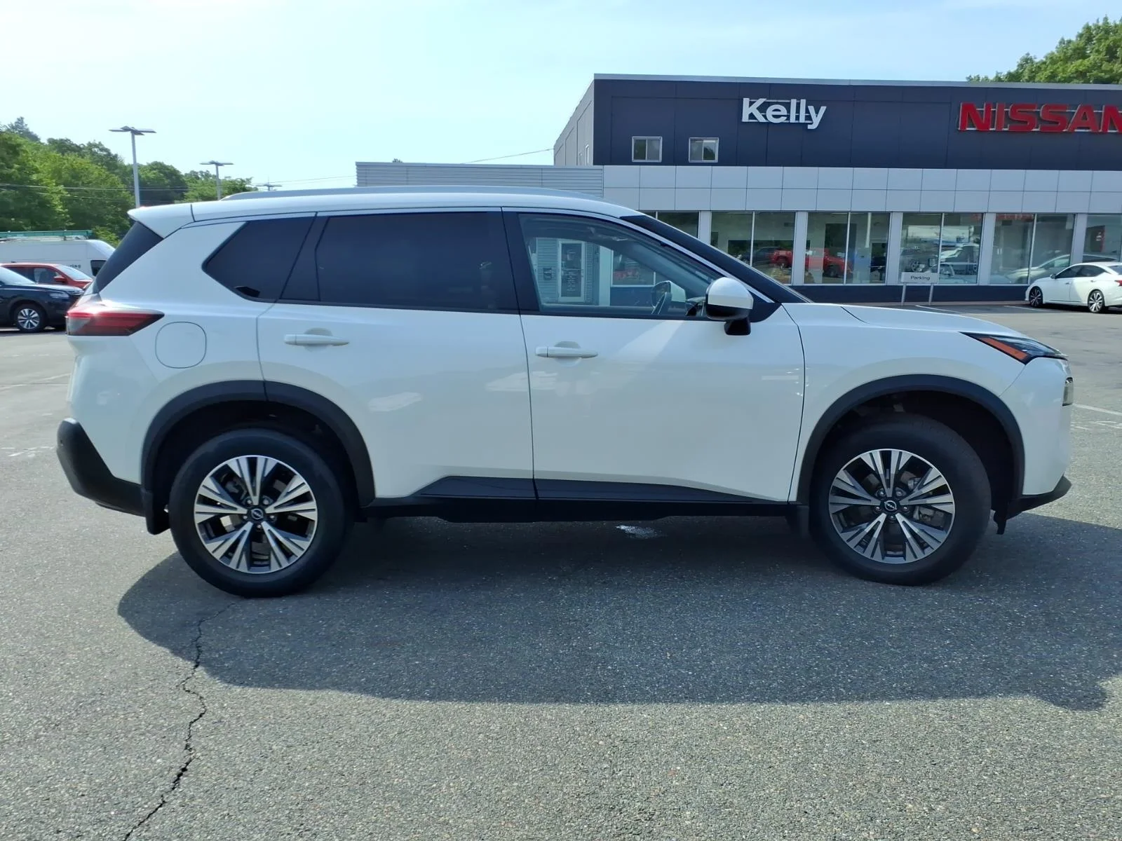 Certified Used 2023 Pearl White Tricoat Nissan SV image 4