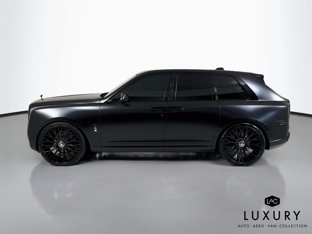 Used 2023 Gunmetal Rolls-Royce Black Badge | Rear Entertainment | 26