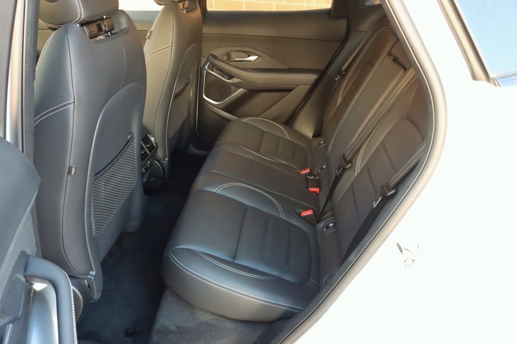 2024 JAGUAR E-PACE - Image 33