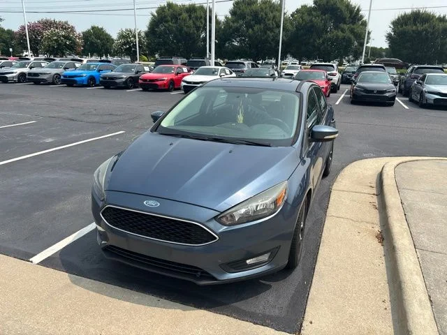 Used 2018 Blue Ford SEL image 2