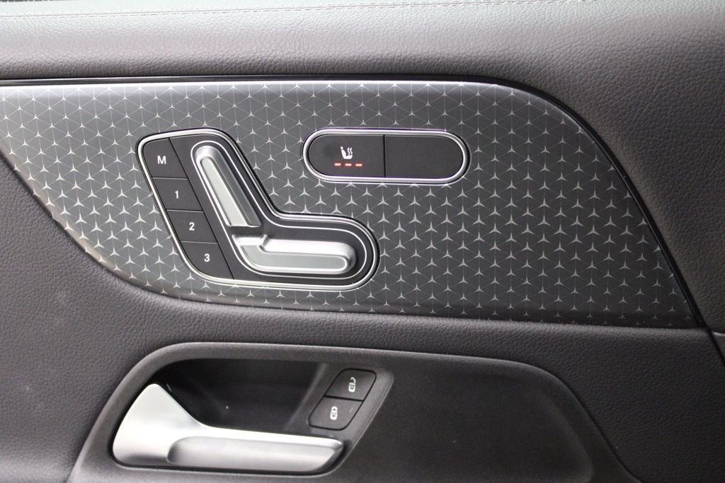 Certified Used 2026  Mercedes-Benz GLB 250 image 14