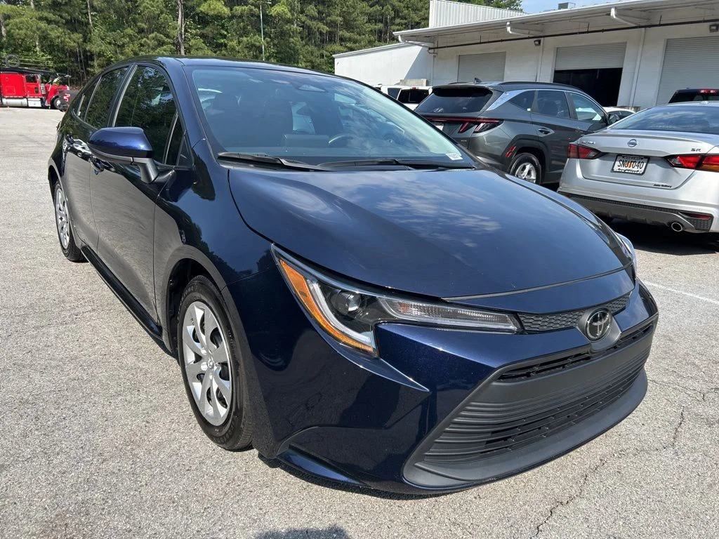 2025 Toyota Corolla LE CVT's photo