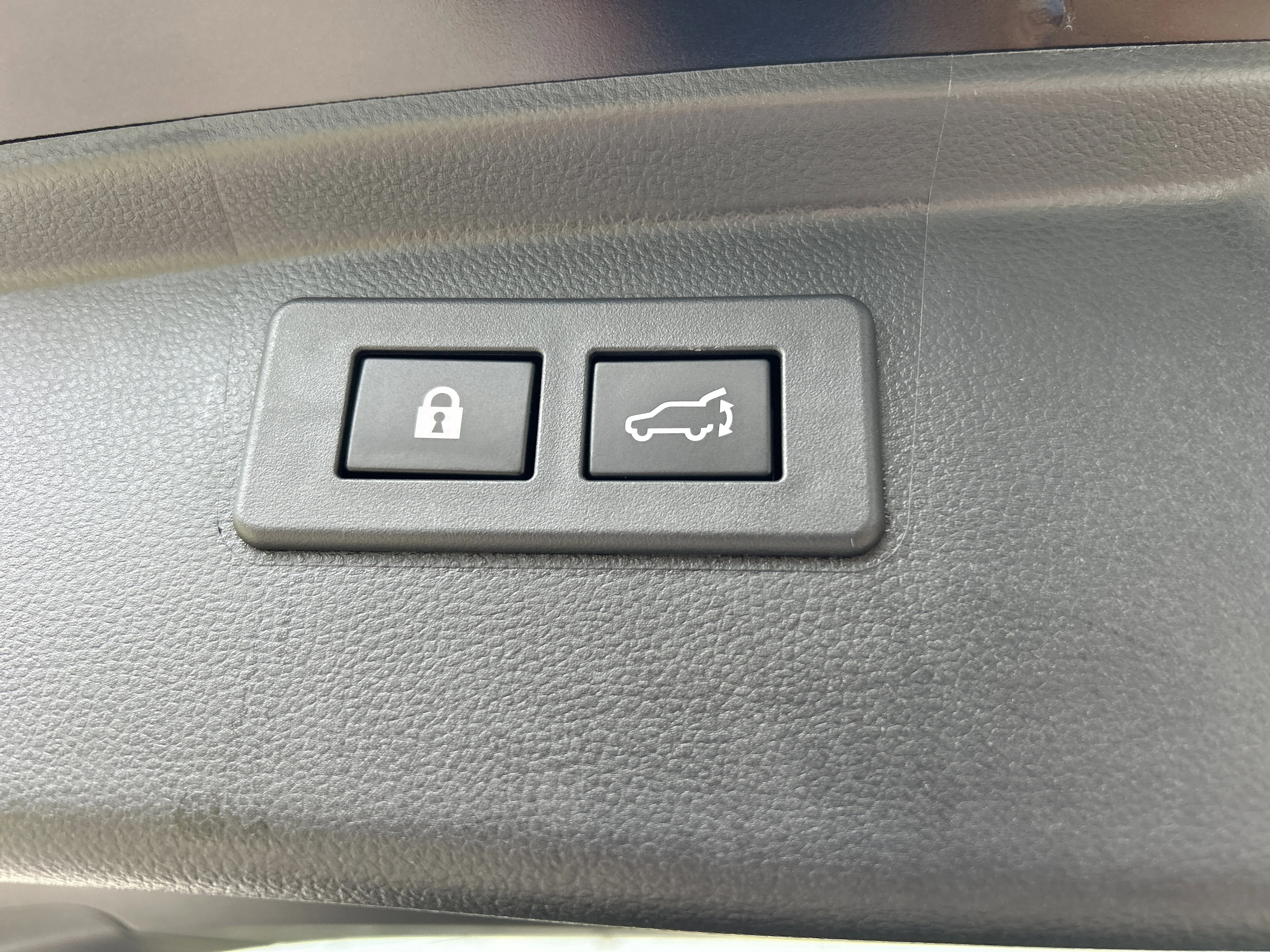 Used 2020 Crystal Black Silica Subaru Premium image 12