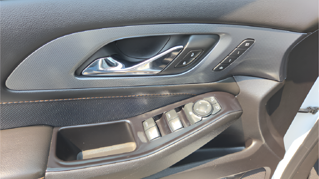 Used 2020 Beige Chevrolet Premier image 38