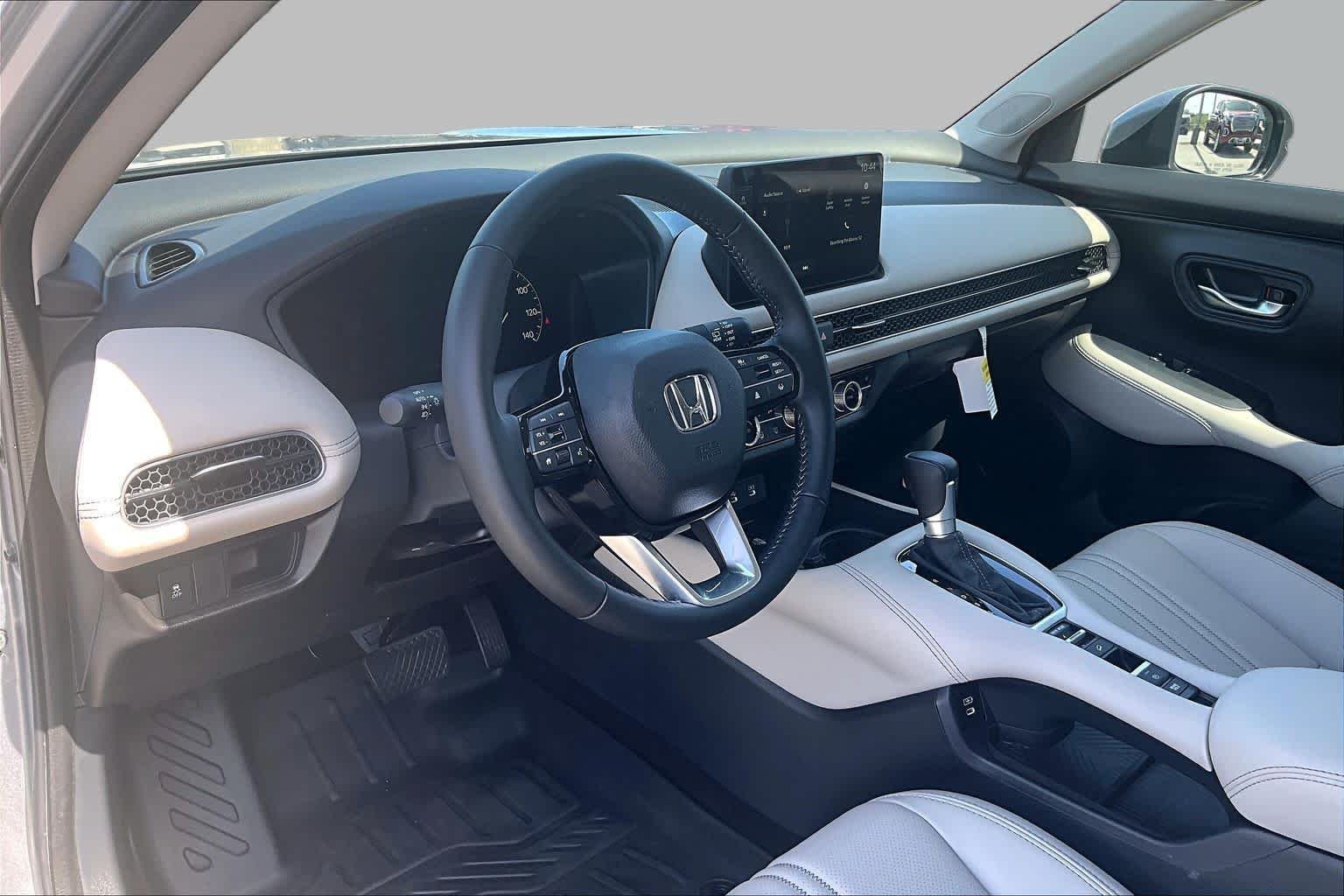 Used 2026 Solar Silver Metallic Honda EX-L image 18