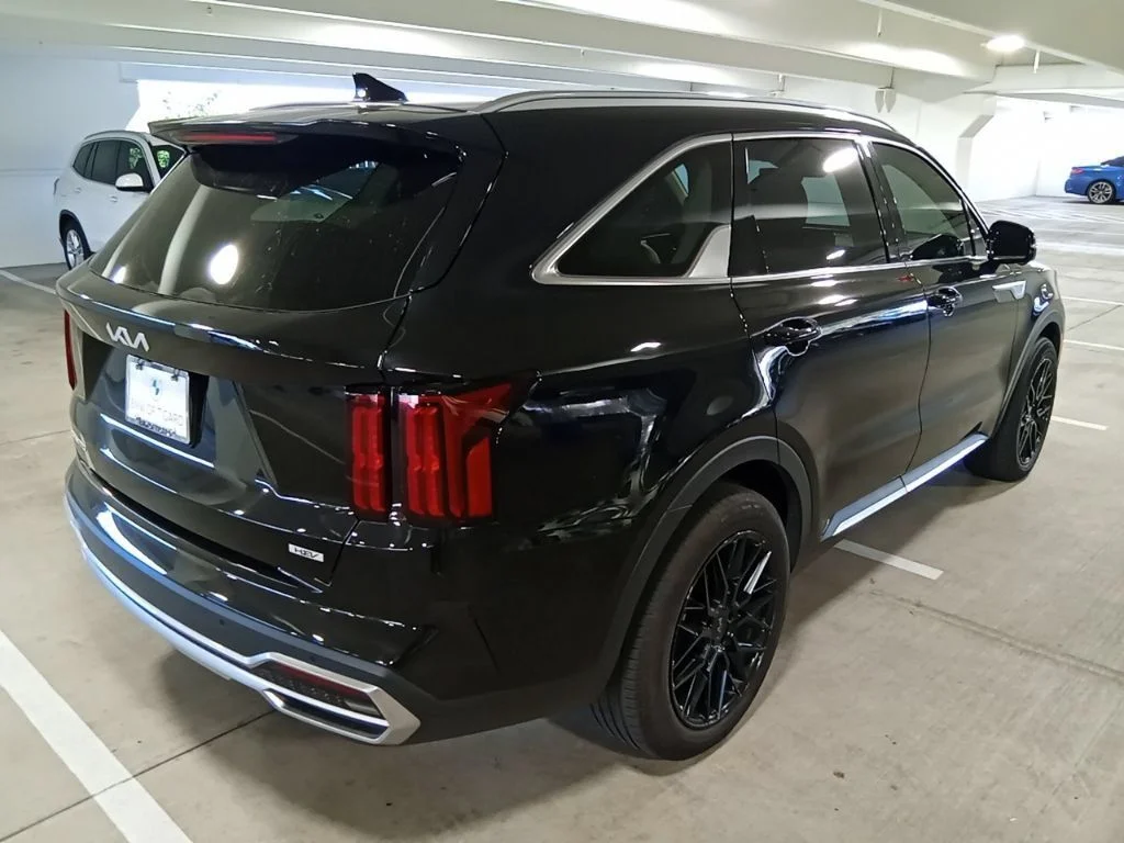 Used 2023 Aurora Black Kia SX Prestige image 5