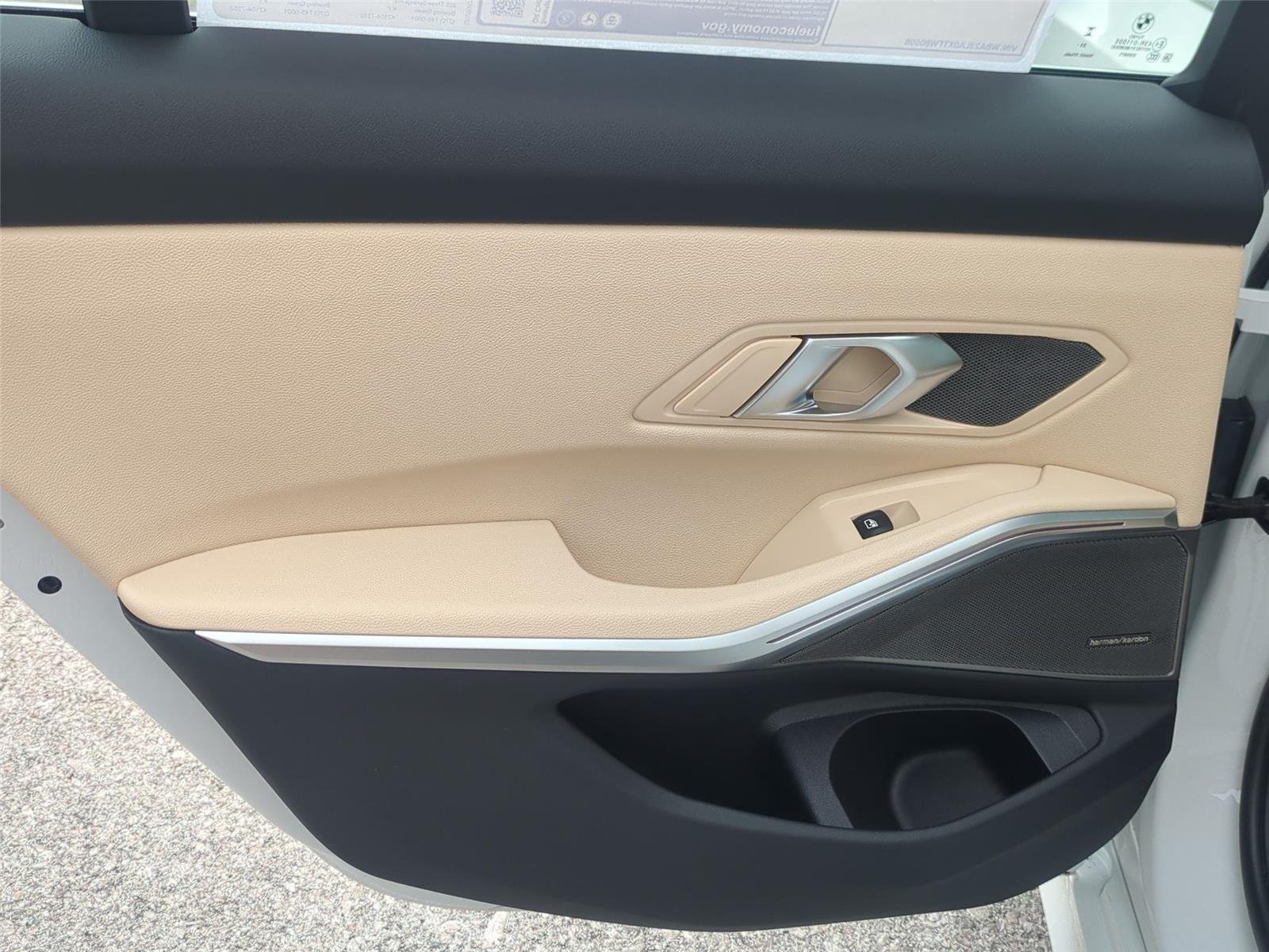 New 2026 Mineral White Metallic BMW 330i xDrive image 32