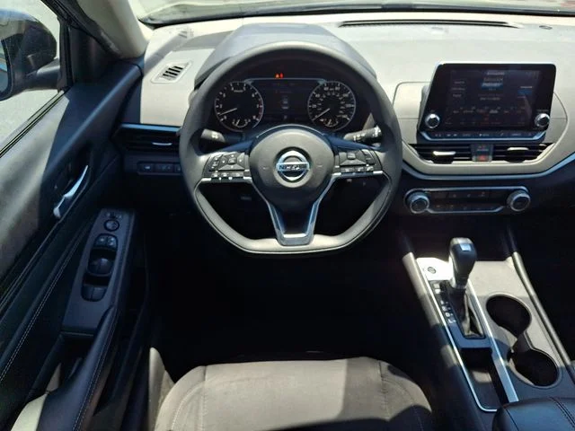 Used 2020 Black Nissan 2.5 S image 11