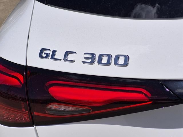 New 2027 Polar White Mercedes-Benz GLC 300 image 12