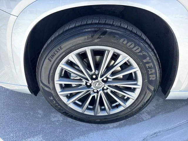 Used 2025 Silver Lexus 350 image 10