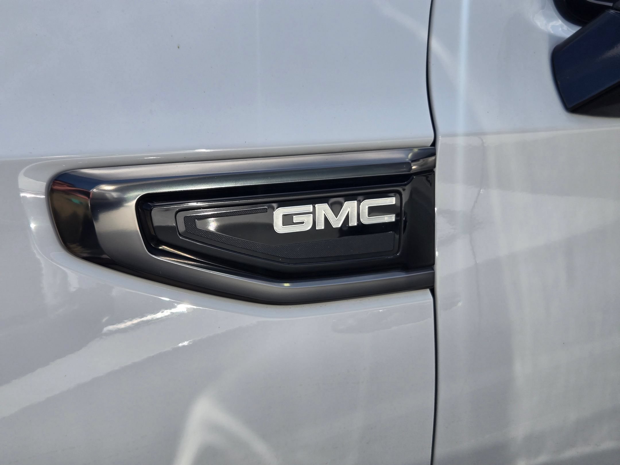 2024 GMC Yukon AT4 - Photo 6