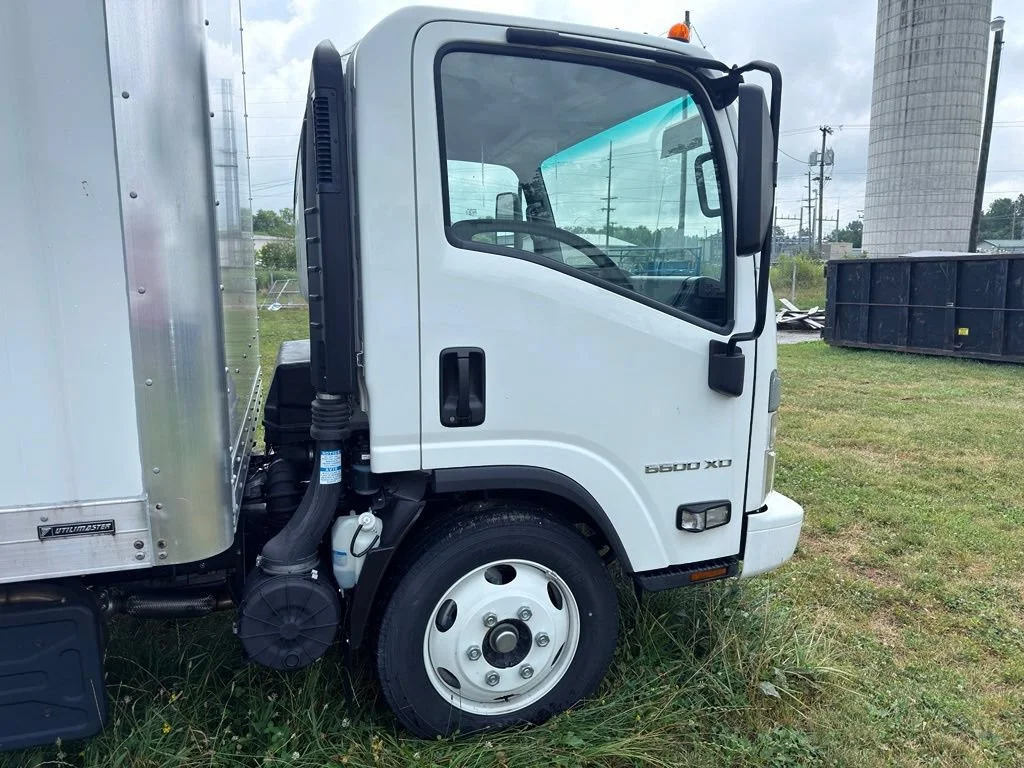 New 2023 Arc White Chevrolet NA image 2