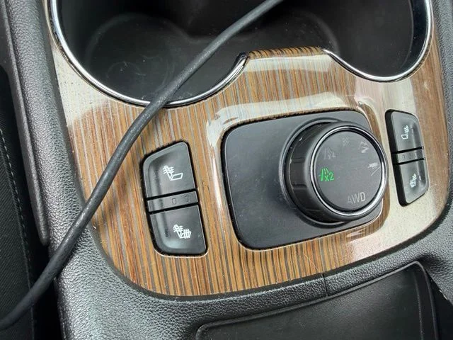 Used 2020 Silver GMC SLE image 9