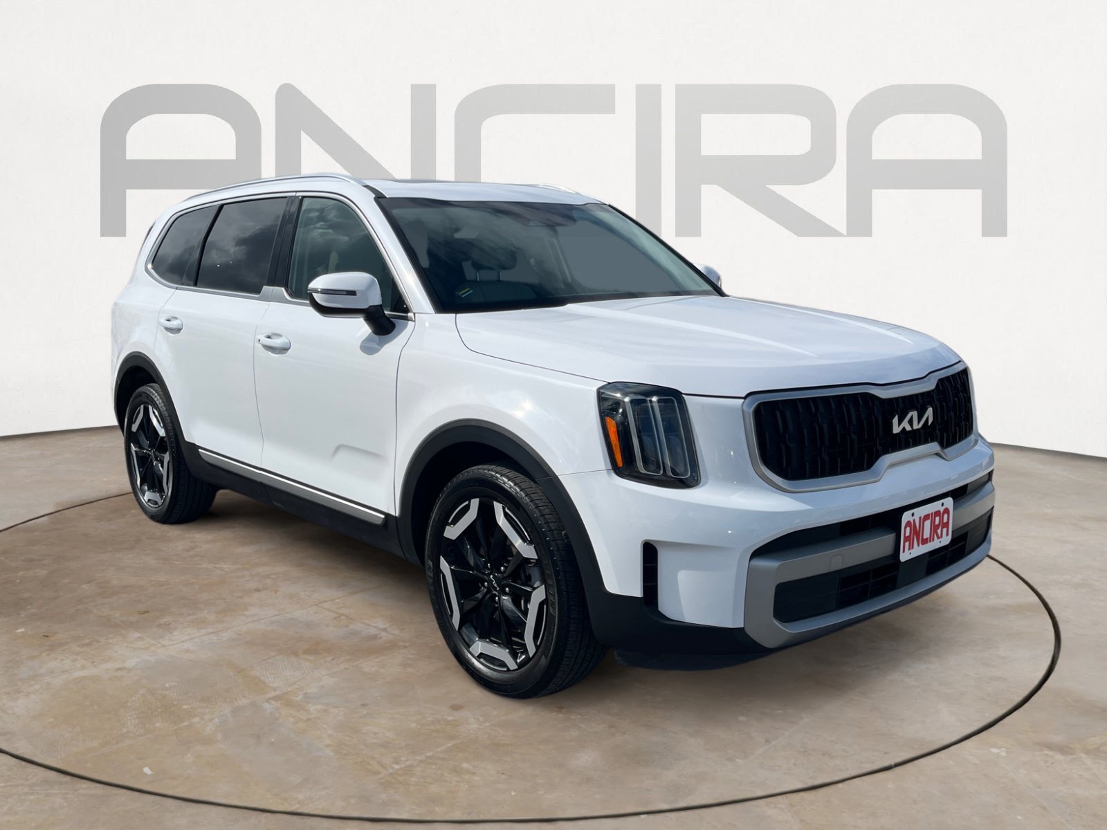 Used 2023 White Kia EX image 4