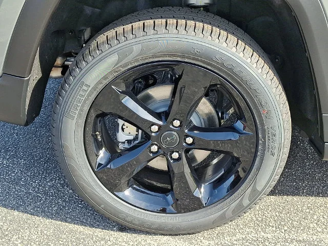 New 2027 Gray Jeep Limited image 6