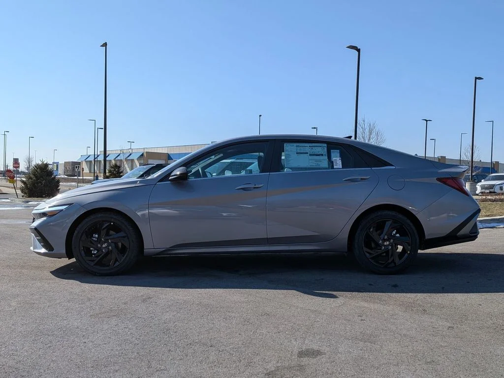 New 2026 Silver Hyundai SEL Sport image 4