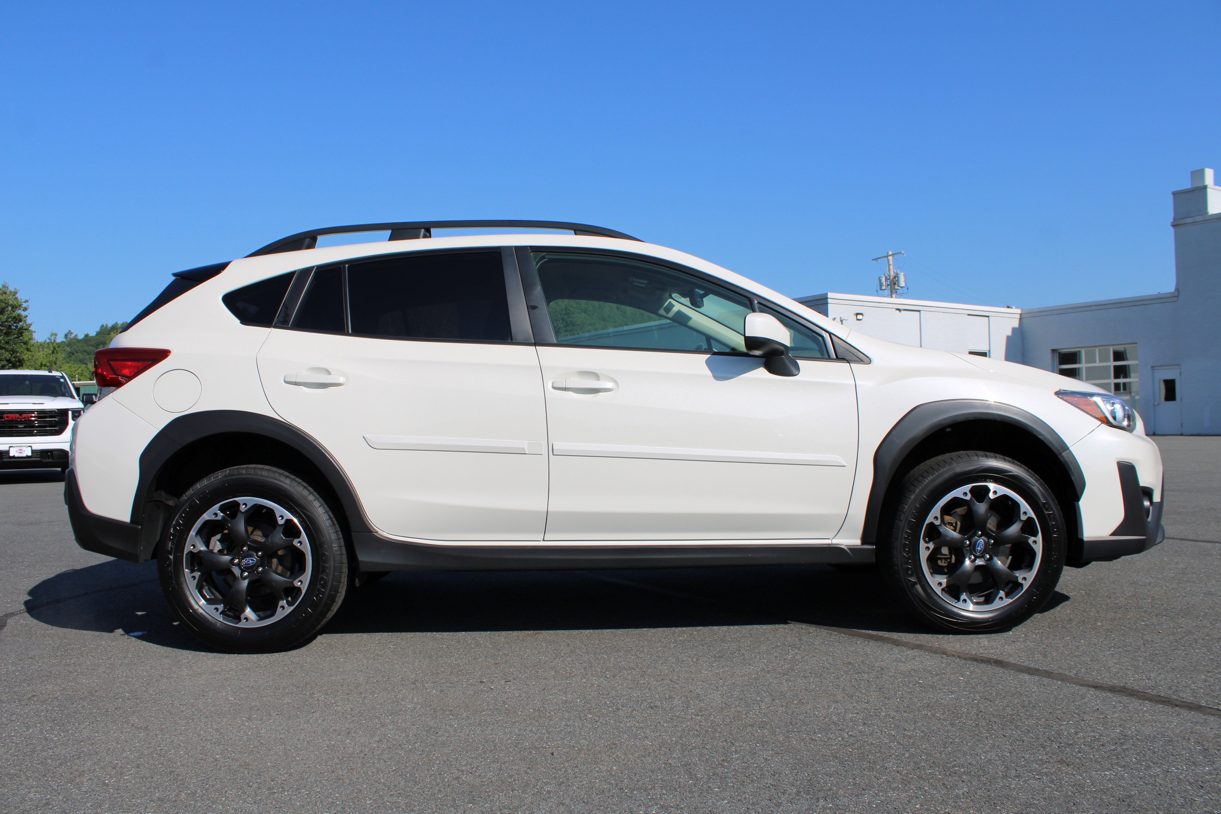 Used 2023 Crystal White Pearl Subaru Premium image 5